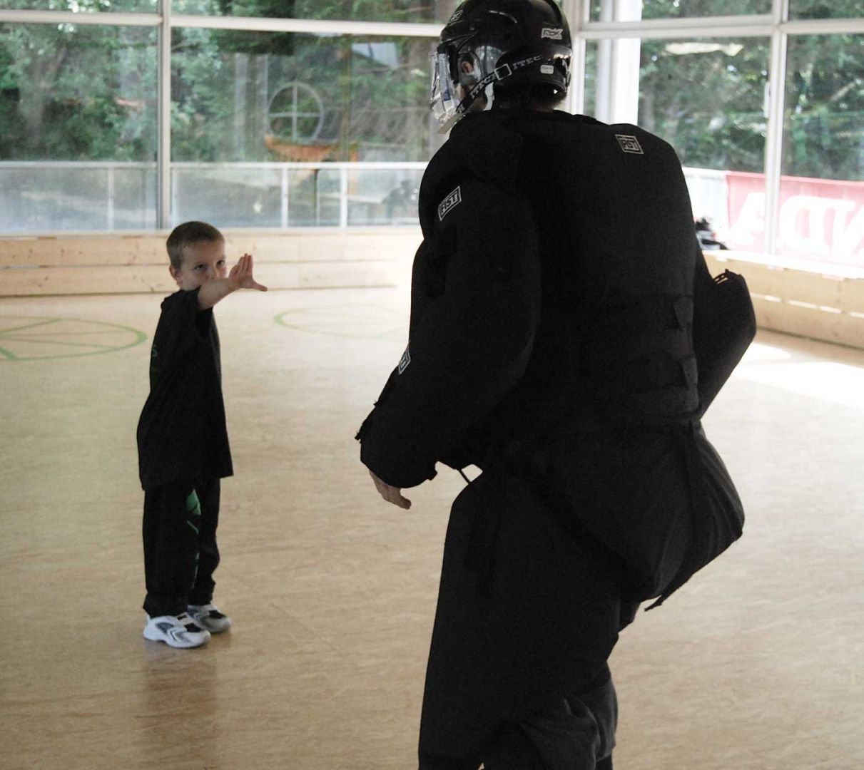 Kind lernt sich beim variable defence zu verteidigen.